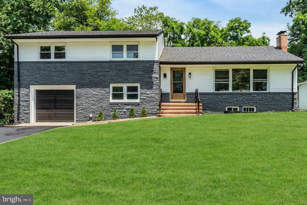 1528 Stuyvesant Avenue  Trenton NJ 08618 photo