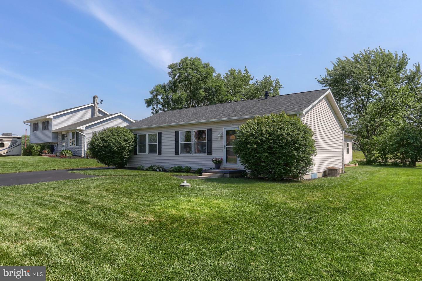 Property Photo: 112 Lynmar Avenue PA 17078