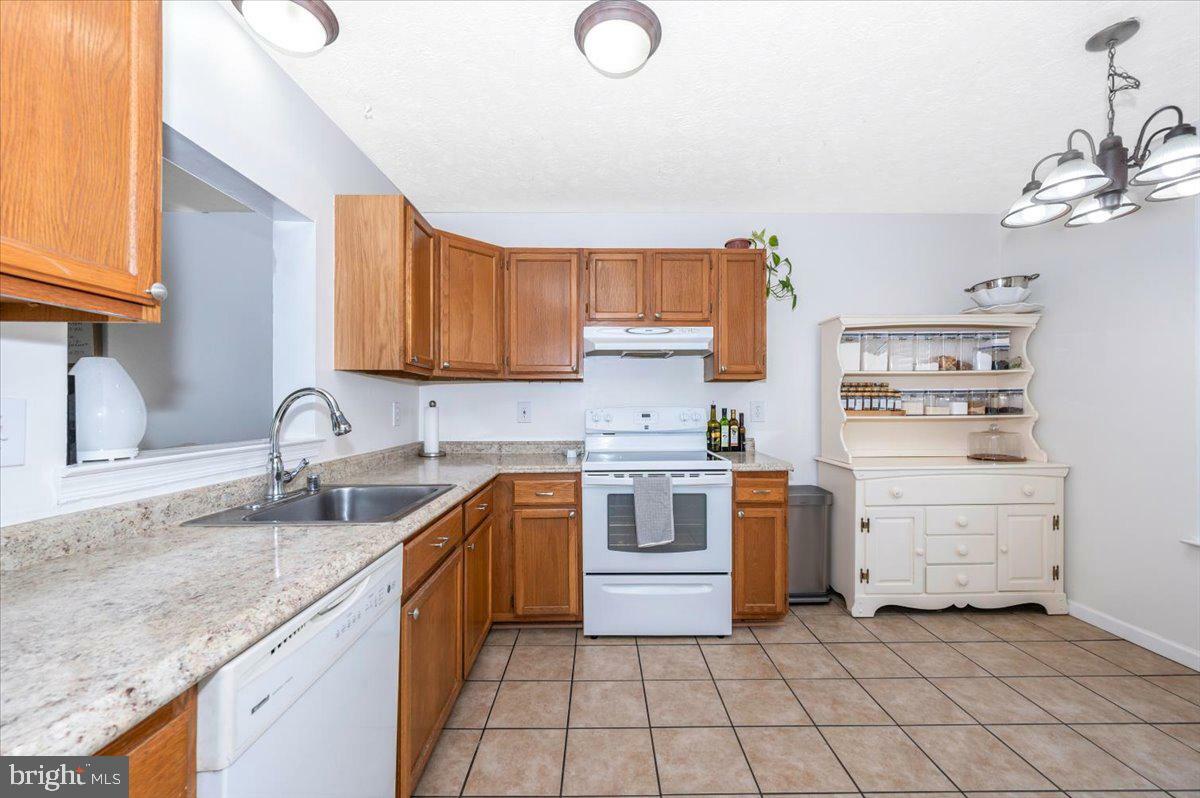 Property Photo: 519 Realm Court E MD 21113