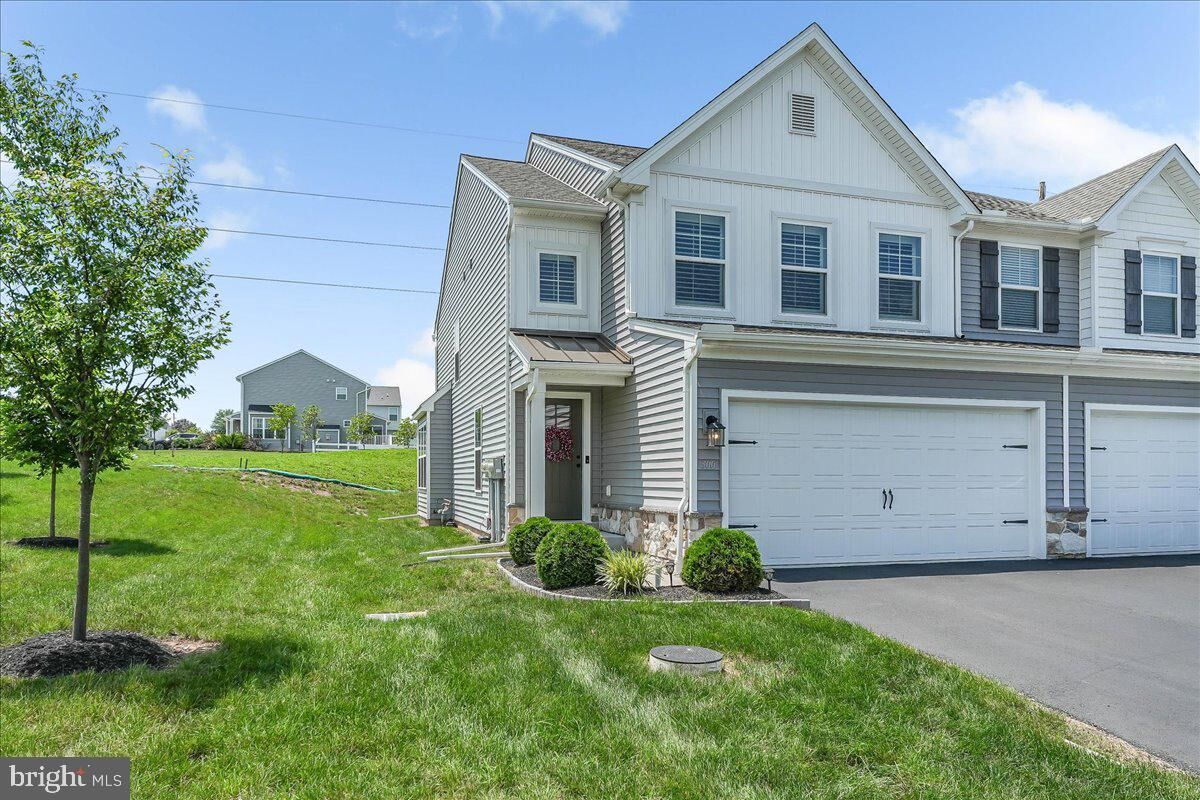 Property Photo: 300 Hayward Court PA 19464