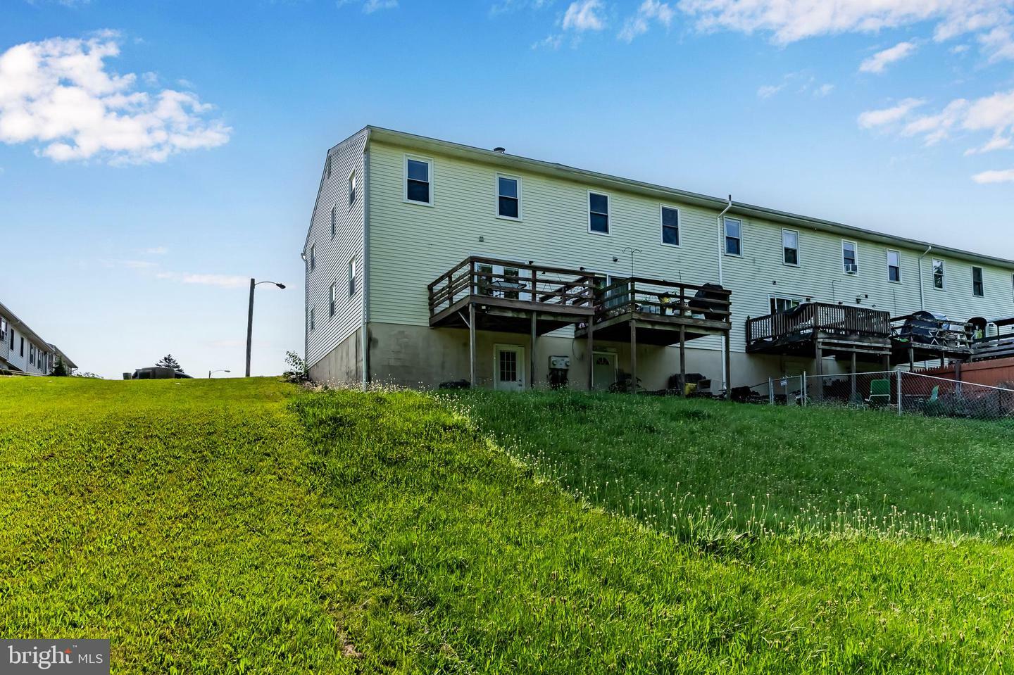 Property Photo: 1142 Pheasant Drive N PA 17013