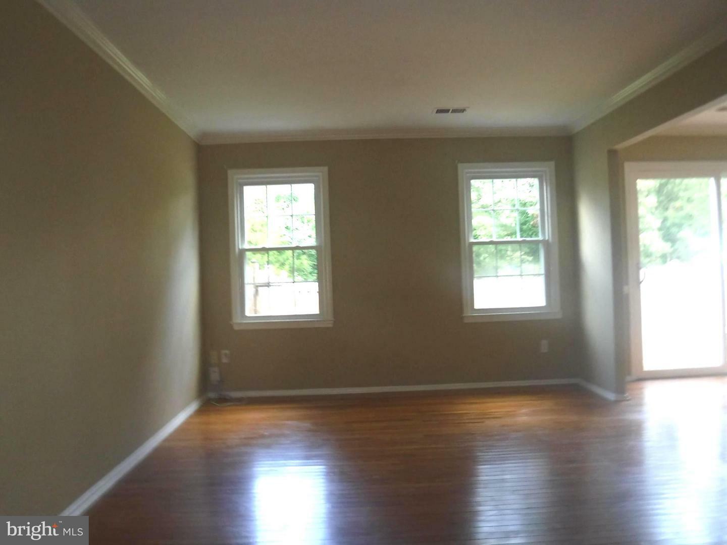 Property Photo: 7753 Durer Court VA 22153