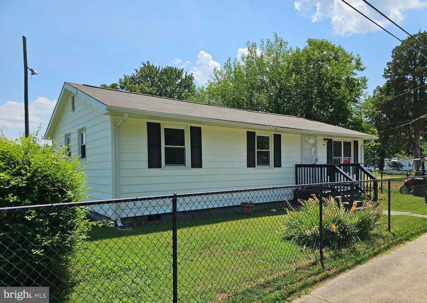 Property Photo: 310 Franklin Street VA 22443
