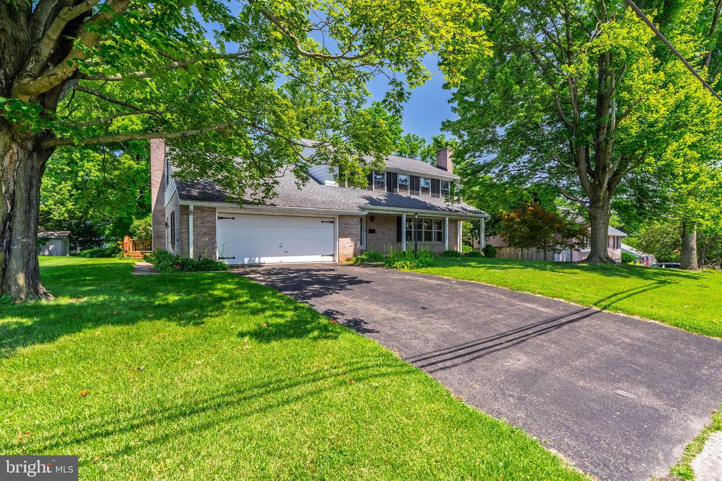 129 E Charlotte Street  Millersville PA 17551 photo