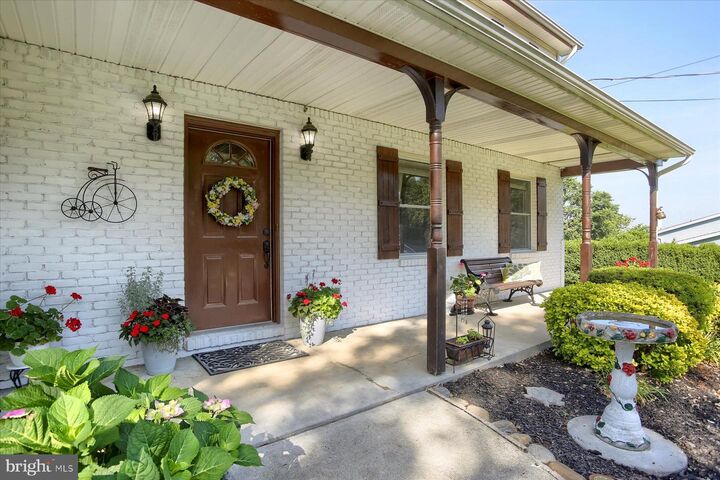 Property Photo: 908 Sunnyside Road PA 17036