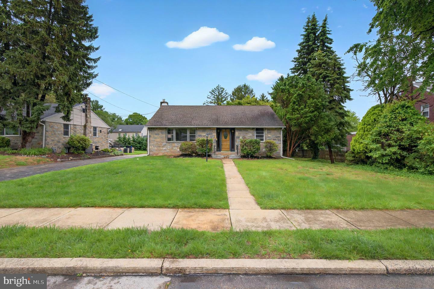 Property Photo:  3 Arbor Lea Road  PA 19050 
