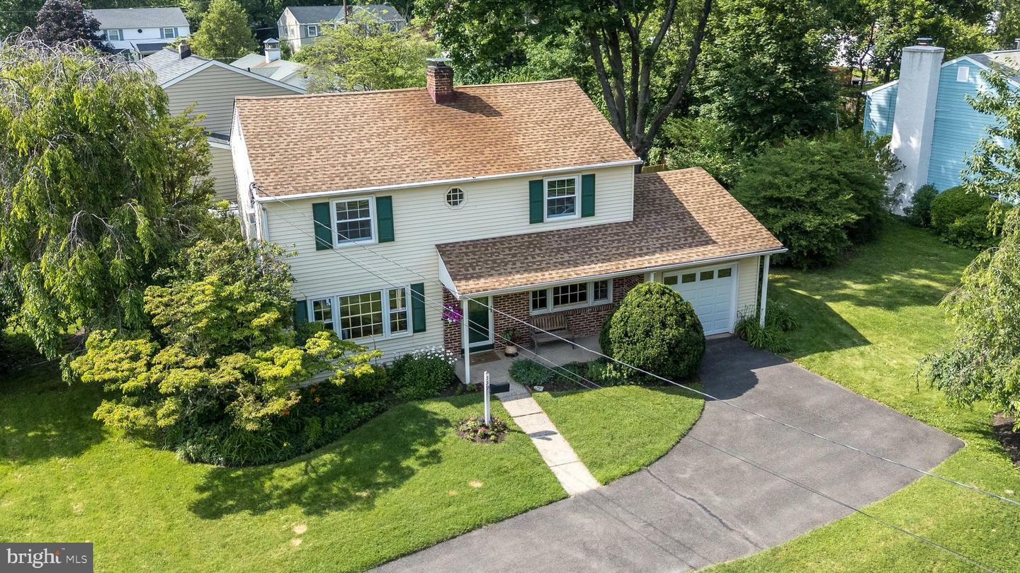 Property Photo: 559 Maple Avenue PA 18901