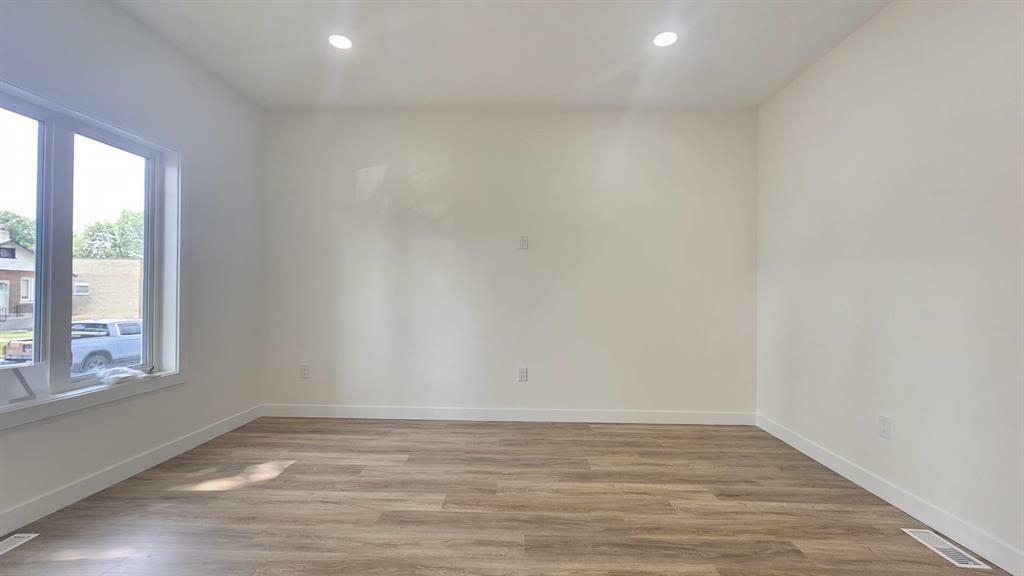 Property Photo: 857 Boyd Avenue MB R2X 0Z5