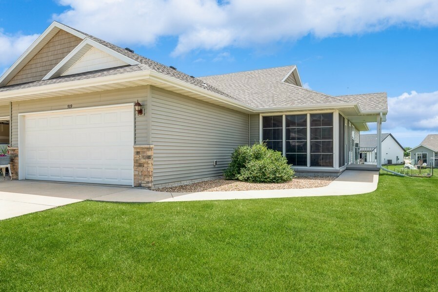 Property Photo: 919 Deer Run Drive NE IA 52402