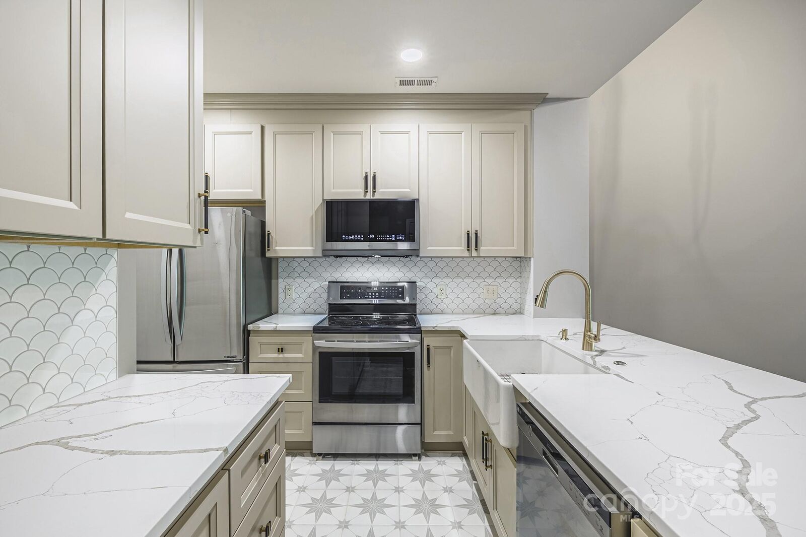 Property Photo: 795 Peninsula Drive NC 28036