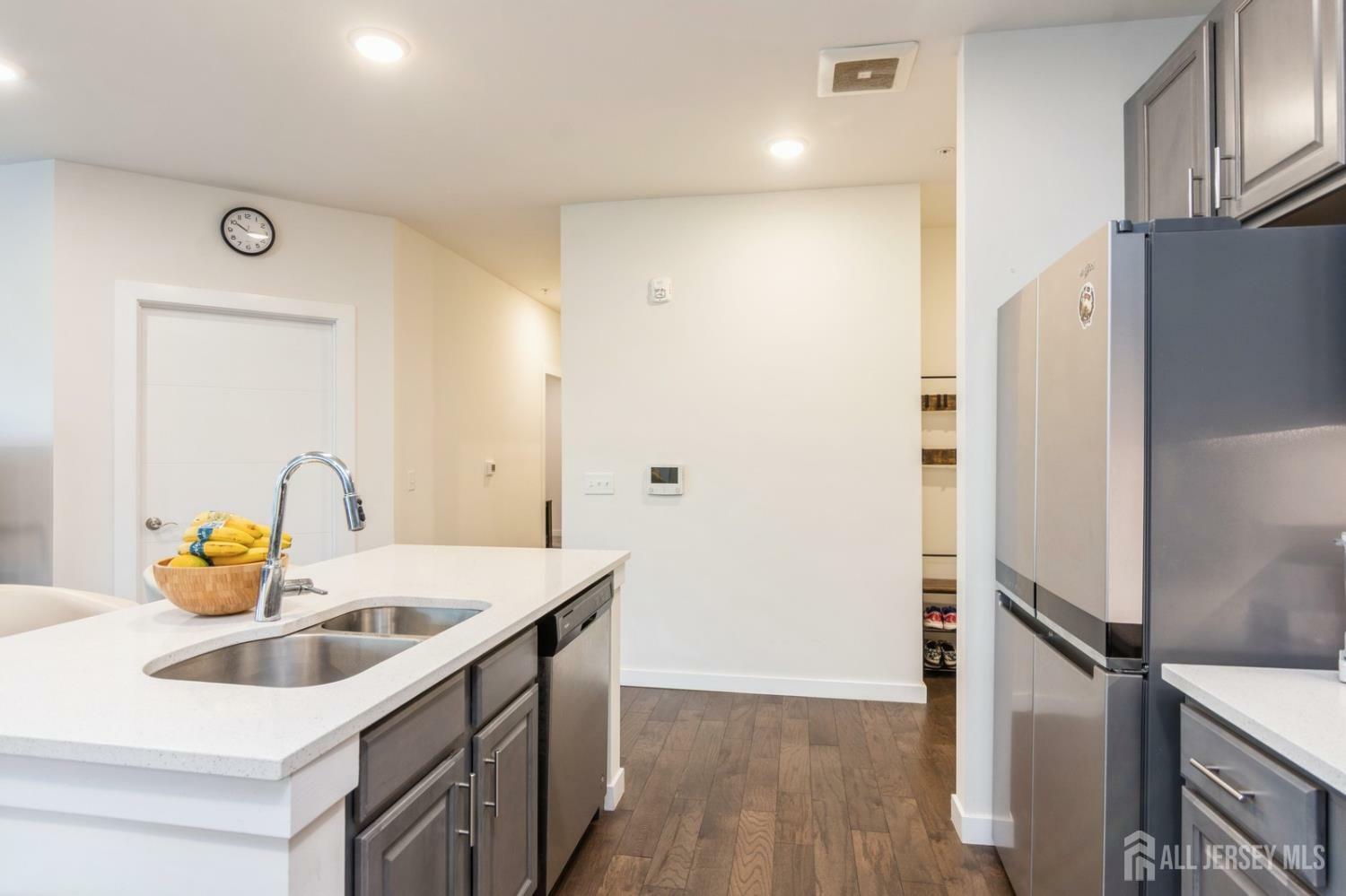 Property Photo: 727 Lorhan Drive NJ 08854