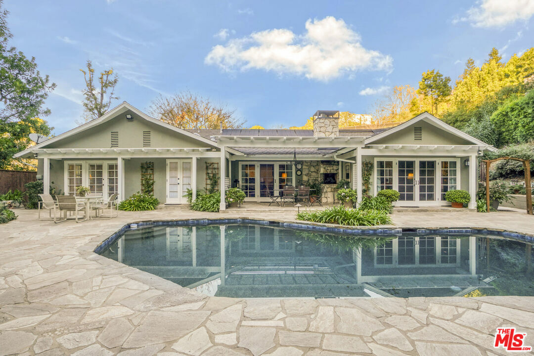 Property Photo: 9420 Eden Dr CA 90210