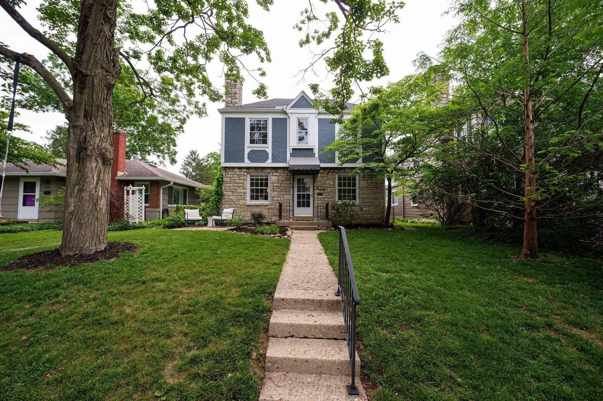 Property Photo:  922 S Remington Road  OH 43209 