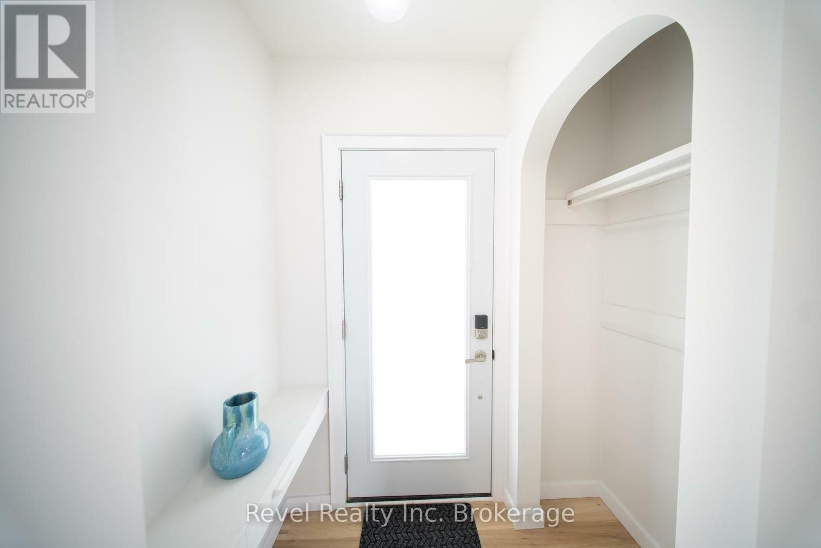 Property Photo: 178 Judge Avenue ON P1A 1B6