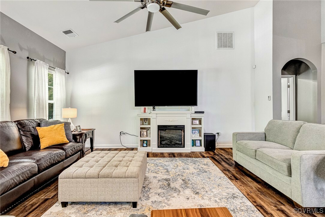 Property Photo: 5858 Pilmour Drive VA 23140