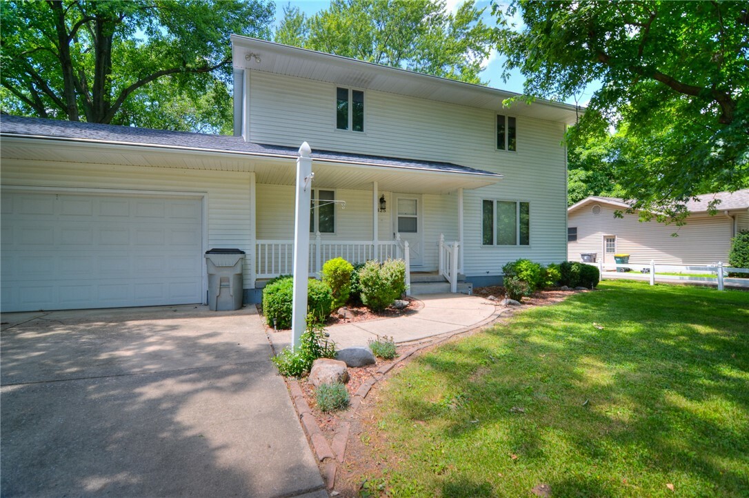 Property Photo:  325 S Durfee Street  IL 62573 