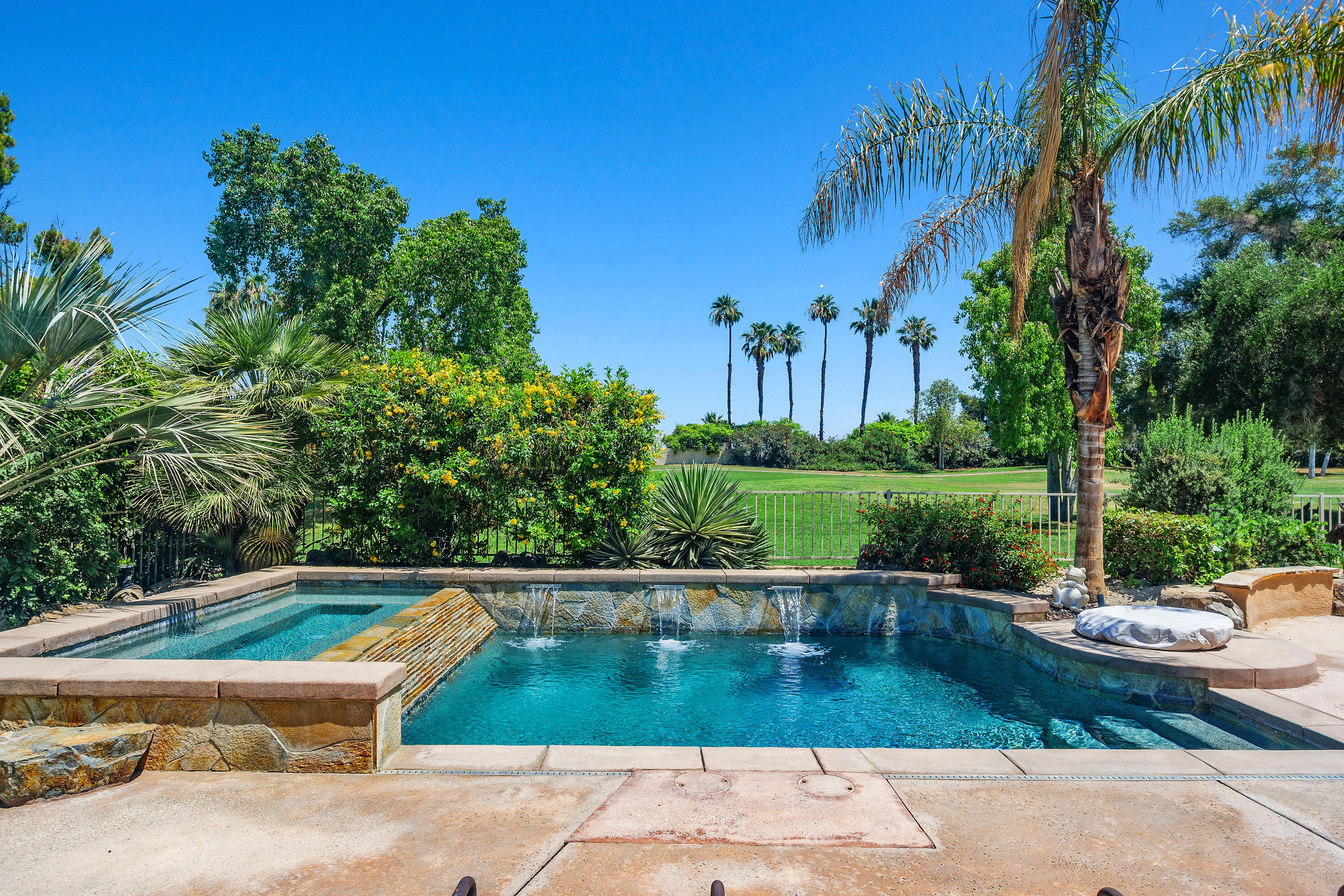 Property Photo:  99 Kavenish Drive  CA 92270 
