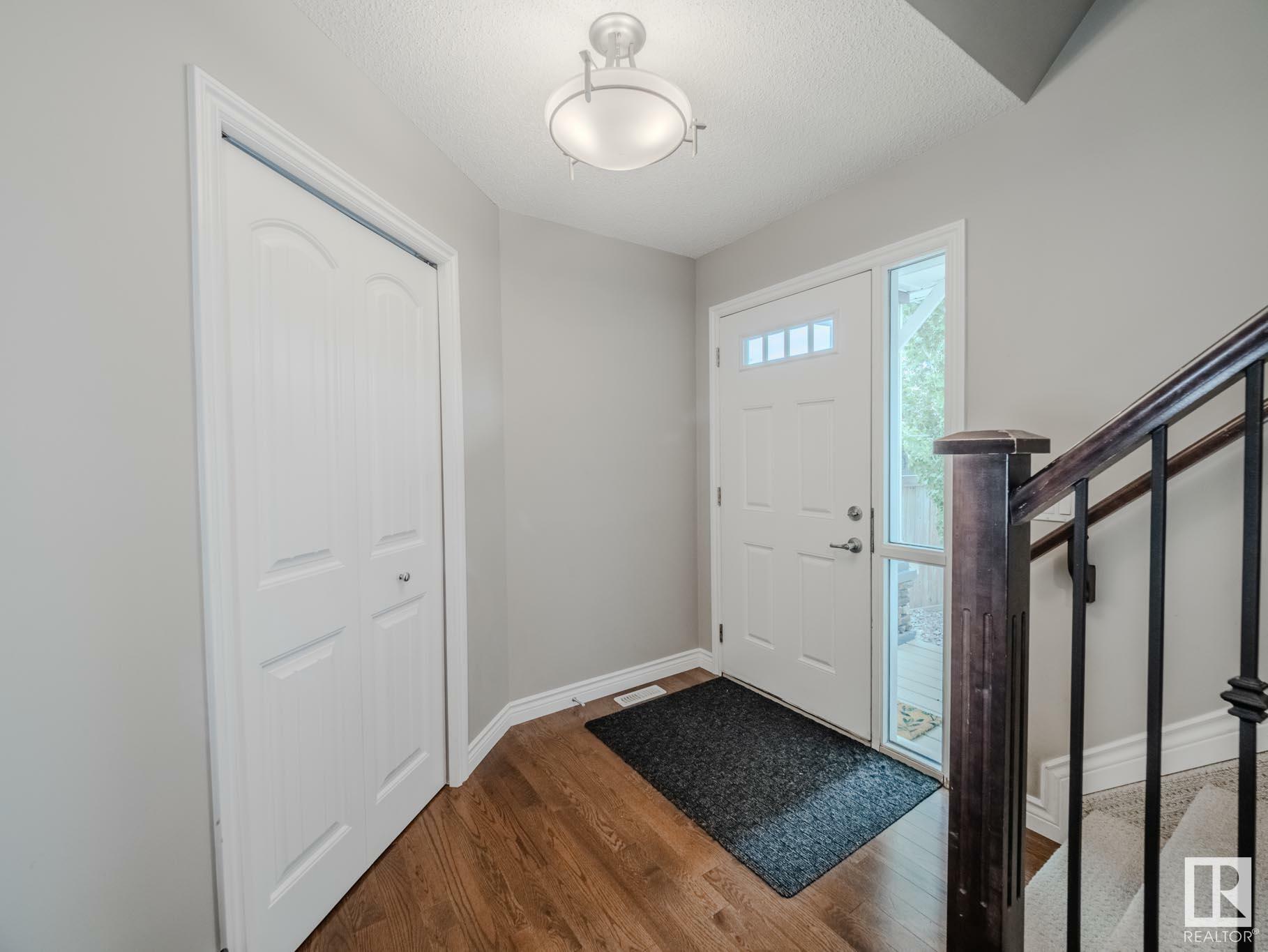 Photo de la propriété: 1626 63A Street SW AB T6X 0R8