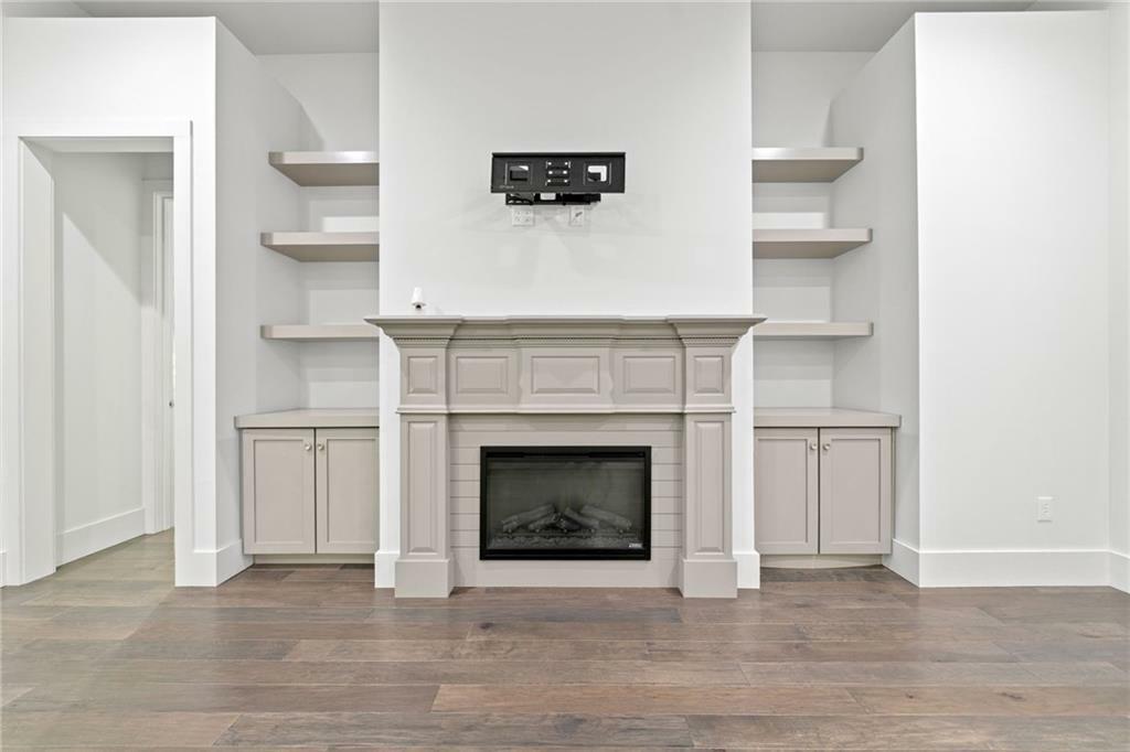 Property Photo: 304 Old Cove Road N GA 30143