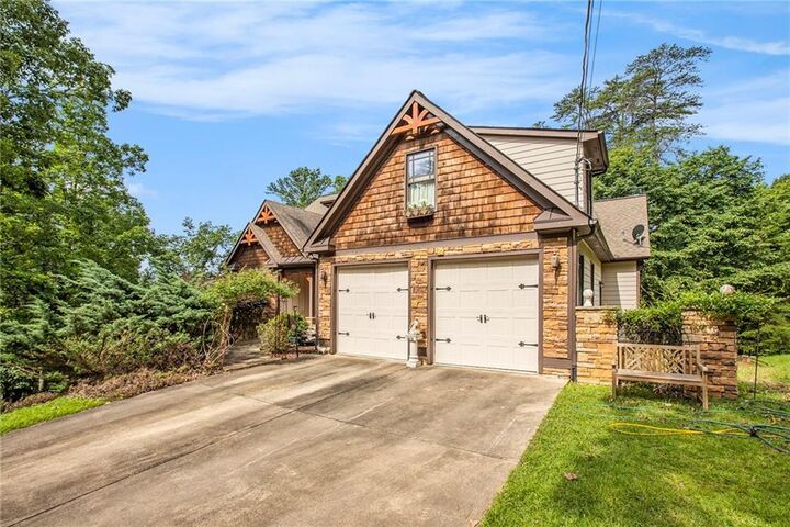 Property Photo: 194 White Eagle Drive GA 30183