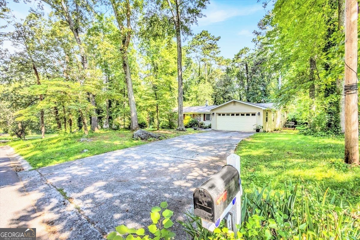 Property Photo: 1445 Woodhill Drive GA 30066