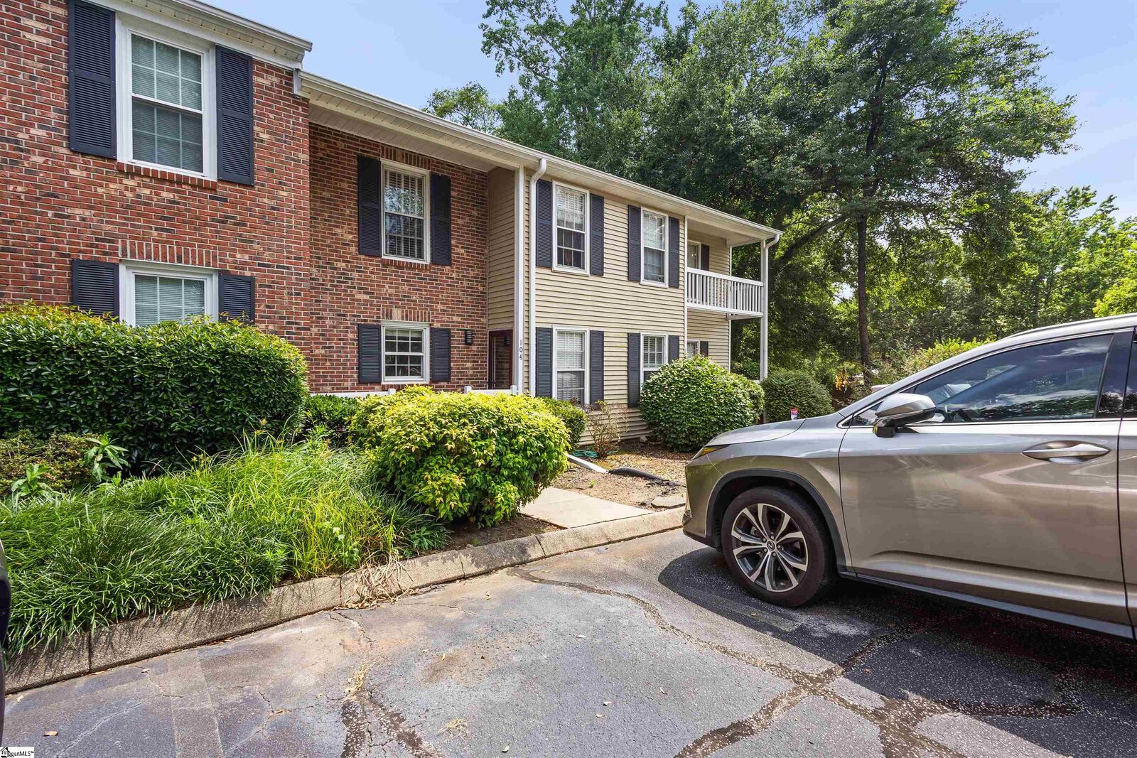 Property Photo: 104 E Bay Court SC 29644