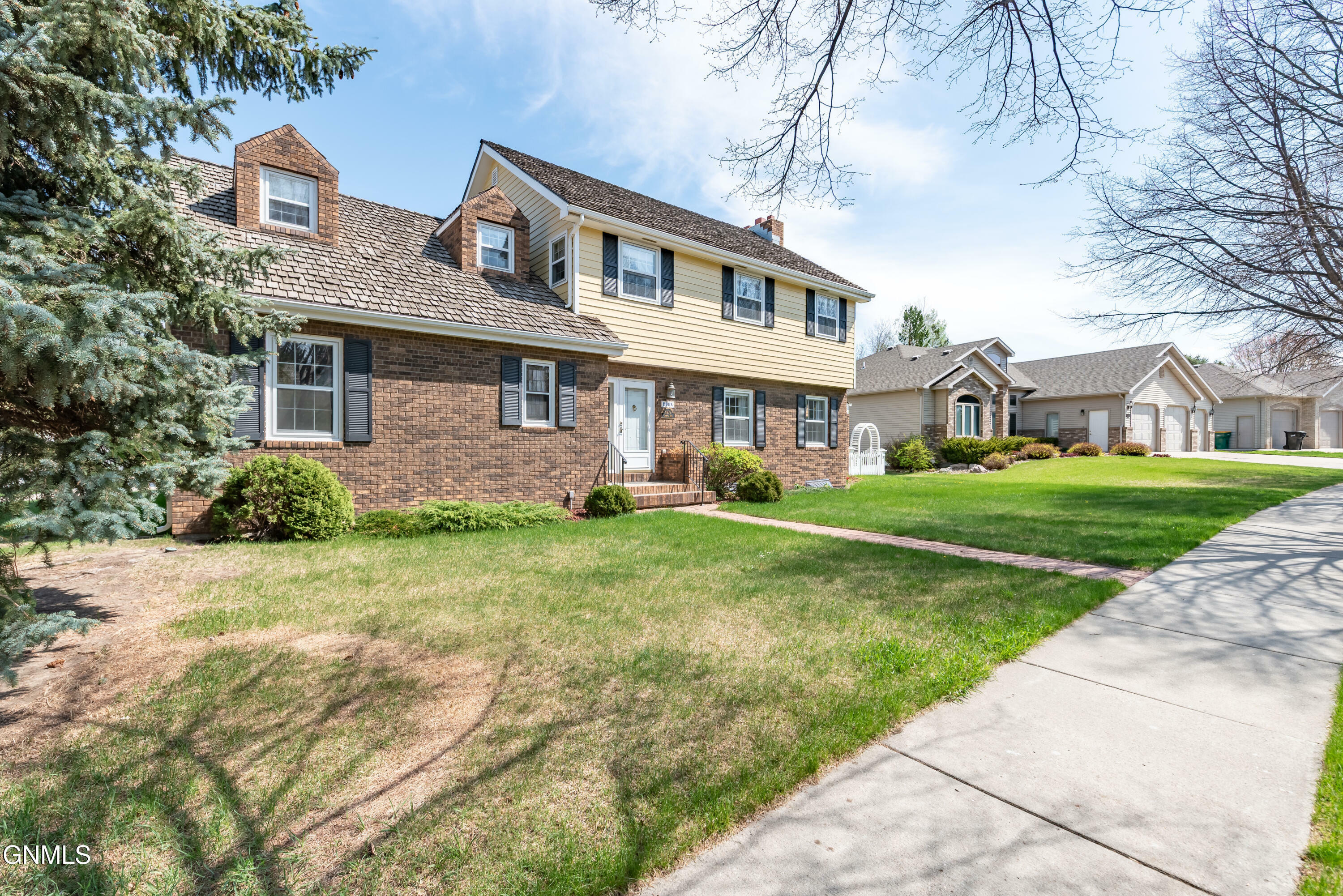 Property Photo: 1872 Contessa Drive ND 58503