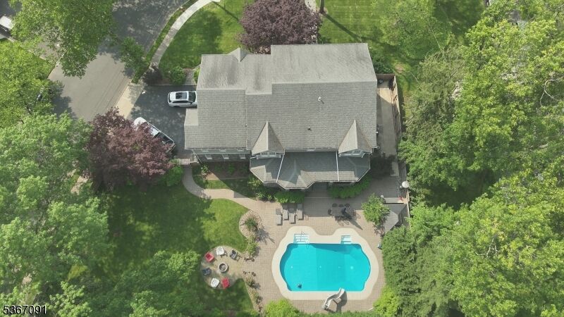 Property Photo:  1 Bates Way  NJ 07090 