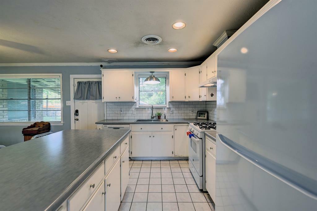 Property Photo: 204 Meadow Lane TX 77833