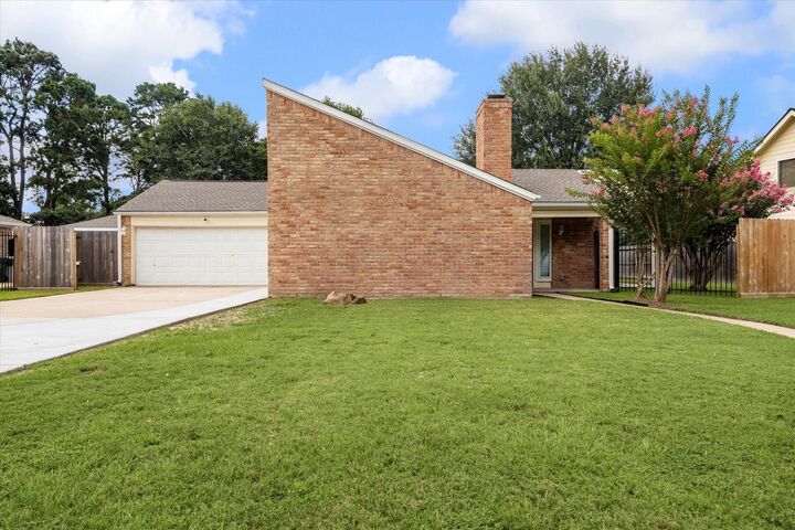 Property Photo: 15106 Runbell Place TX 77095