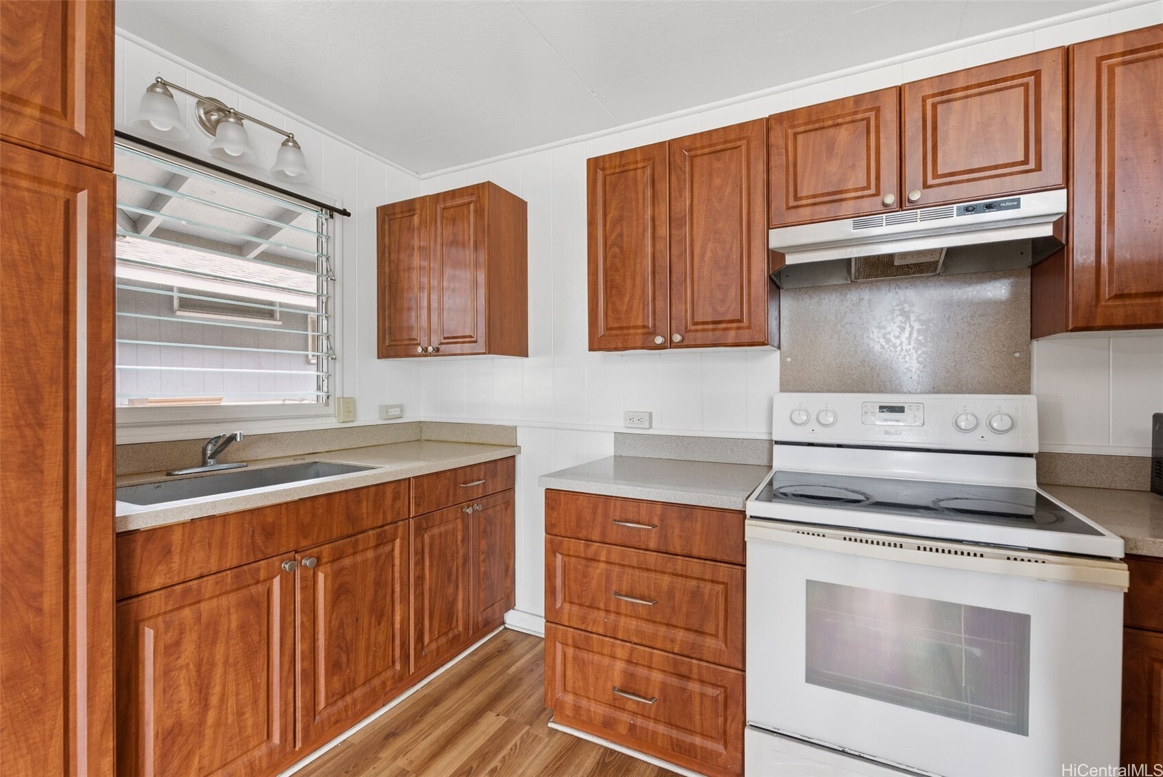 Property Photo: 87-1568 Farrington Highway HI 96792
