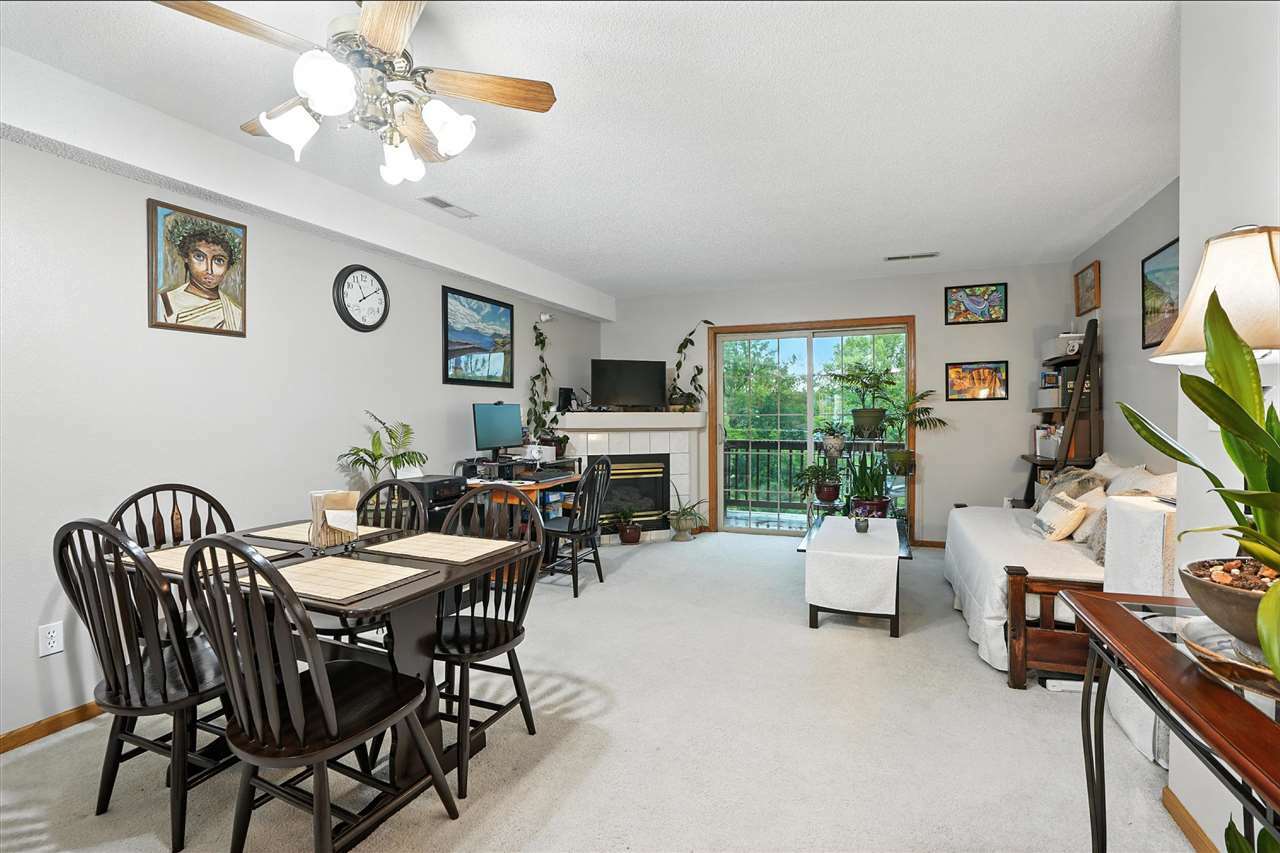 Property Photo: 414 West Side Dr IA 52246
