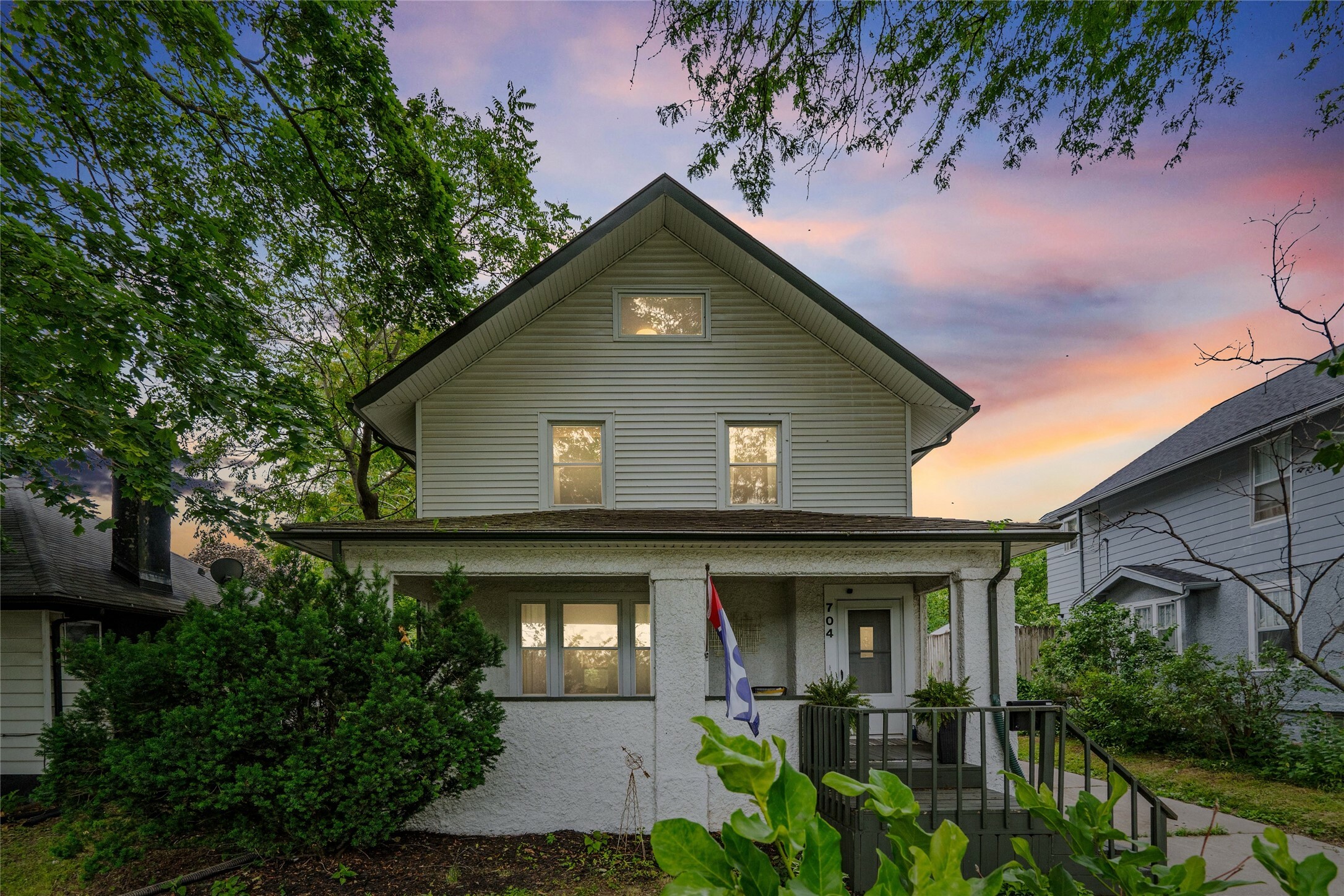 704 35th Street  Des Moines IA 50312 photo