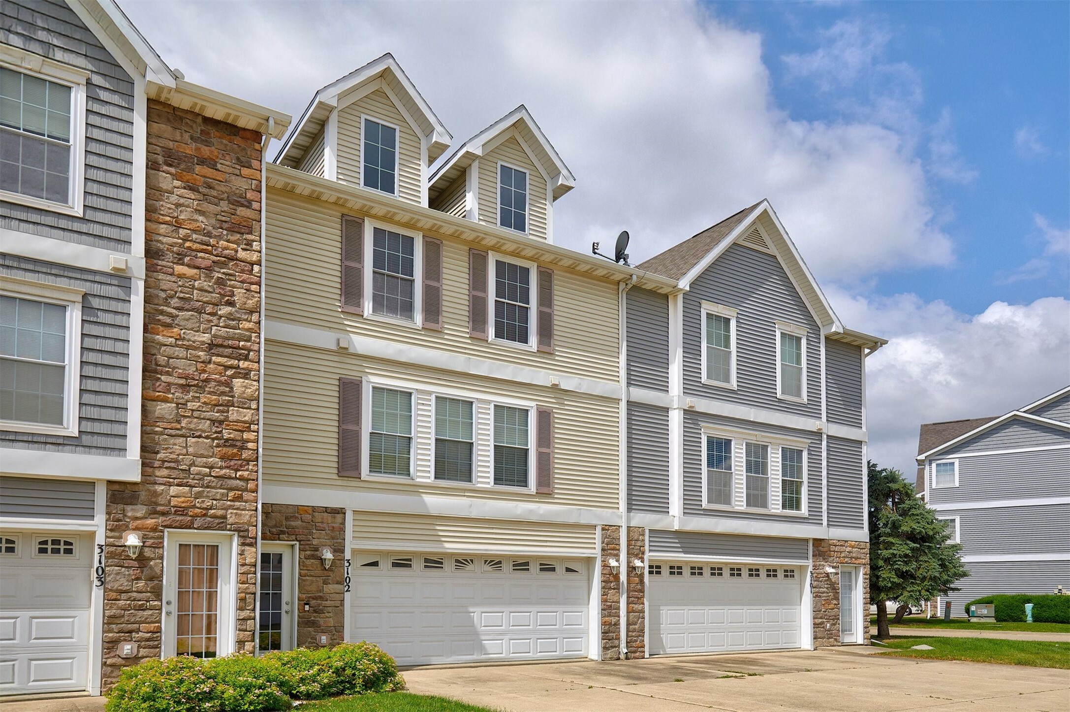 Property Photo:  8302 Westown Parkway 3102  IA 50266 