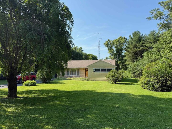 Property Photo:  614 E Audubon Drive  IN 47408 