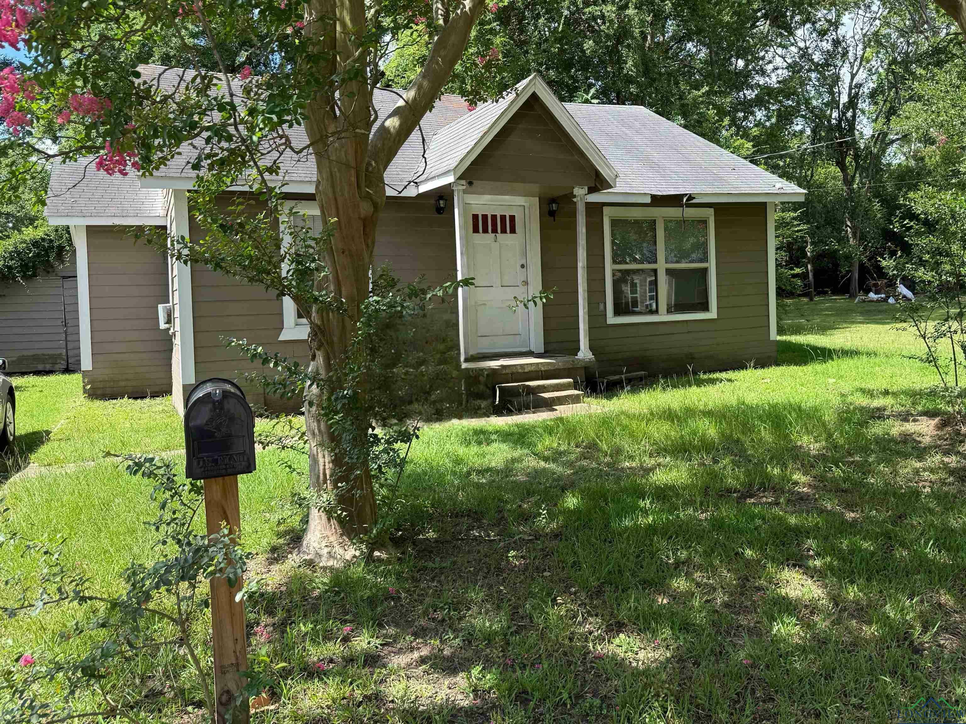 Property Photo: 808 Owings St. TX 75602