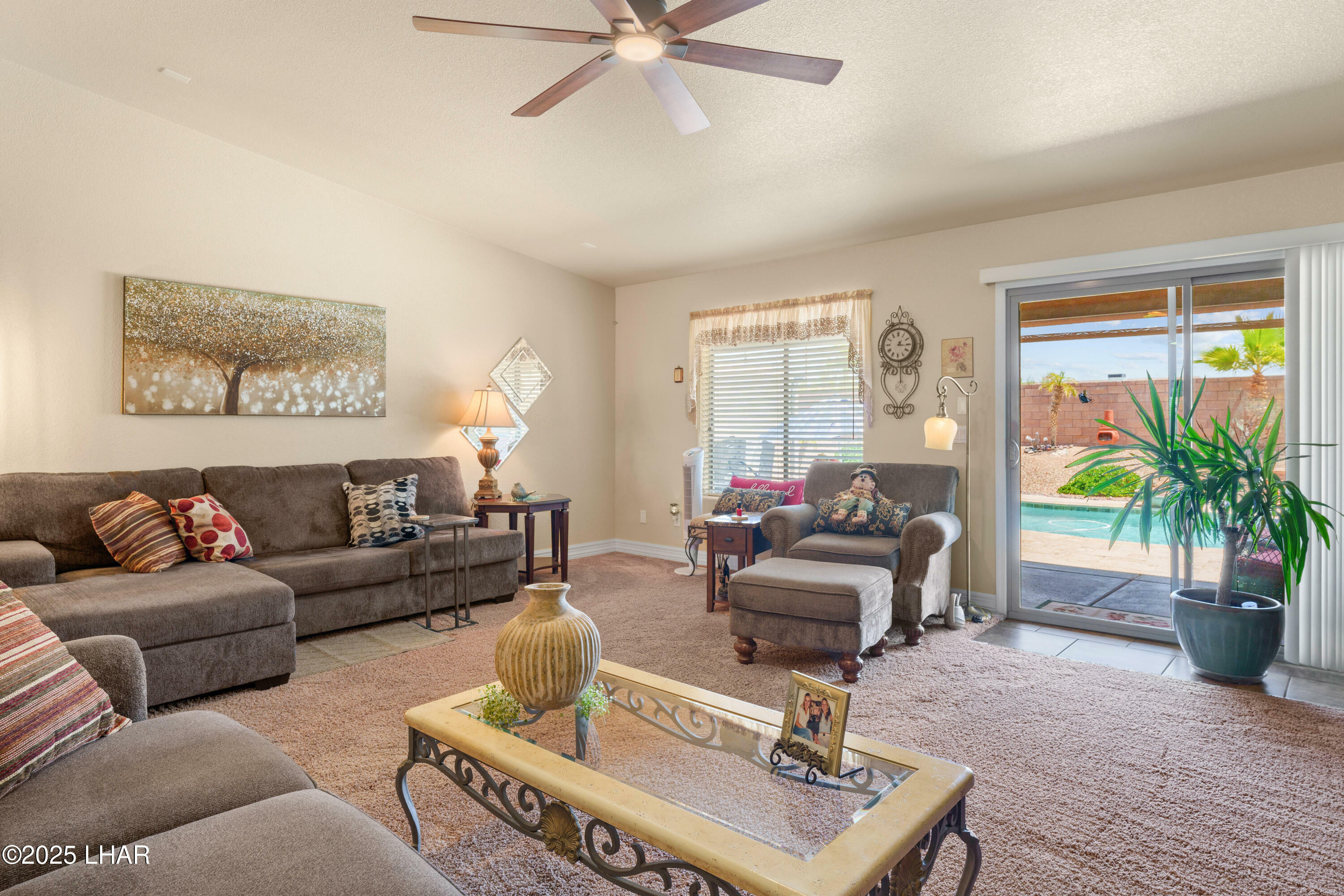 Property Photo: 3250 El Dorado Ave AZ 86406