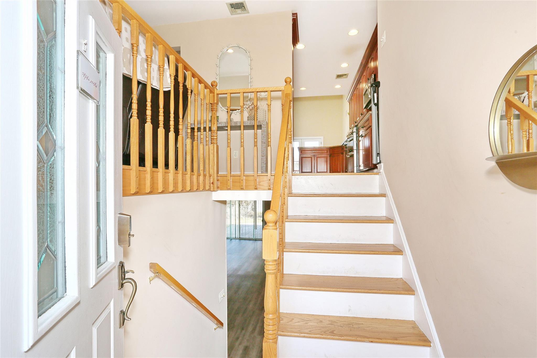 Property Photo:  15 Castle Court  NY 10984 