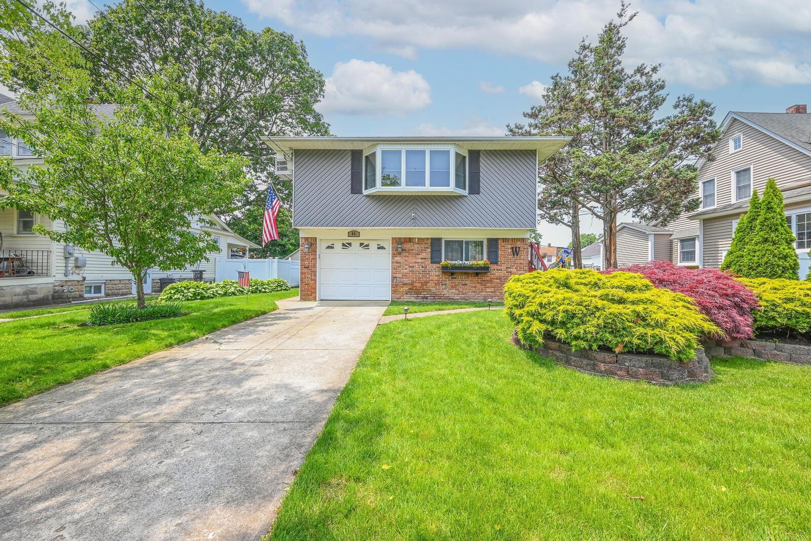 Property Photo:  88 Elliott Place  NY 11520 
