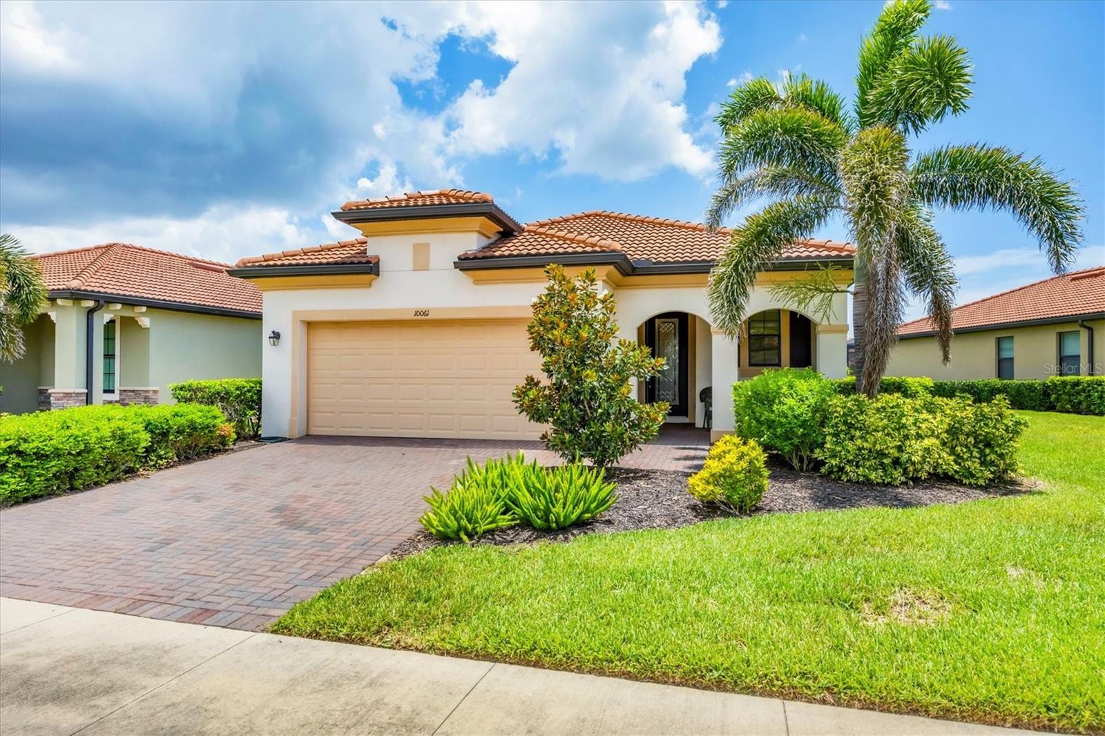 Property Photo: 10061 Cozy Grove Drive FL 34293