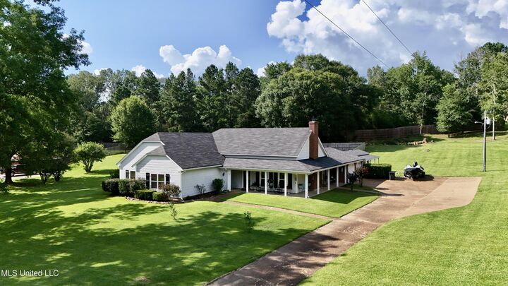 Property Photo: 102 Water Oaks Drive MS 39056