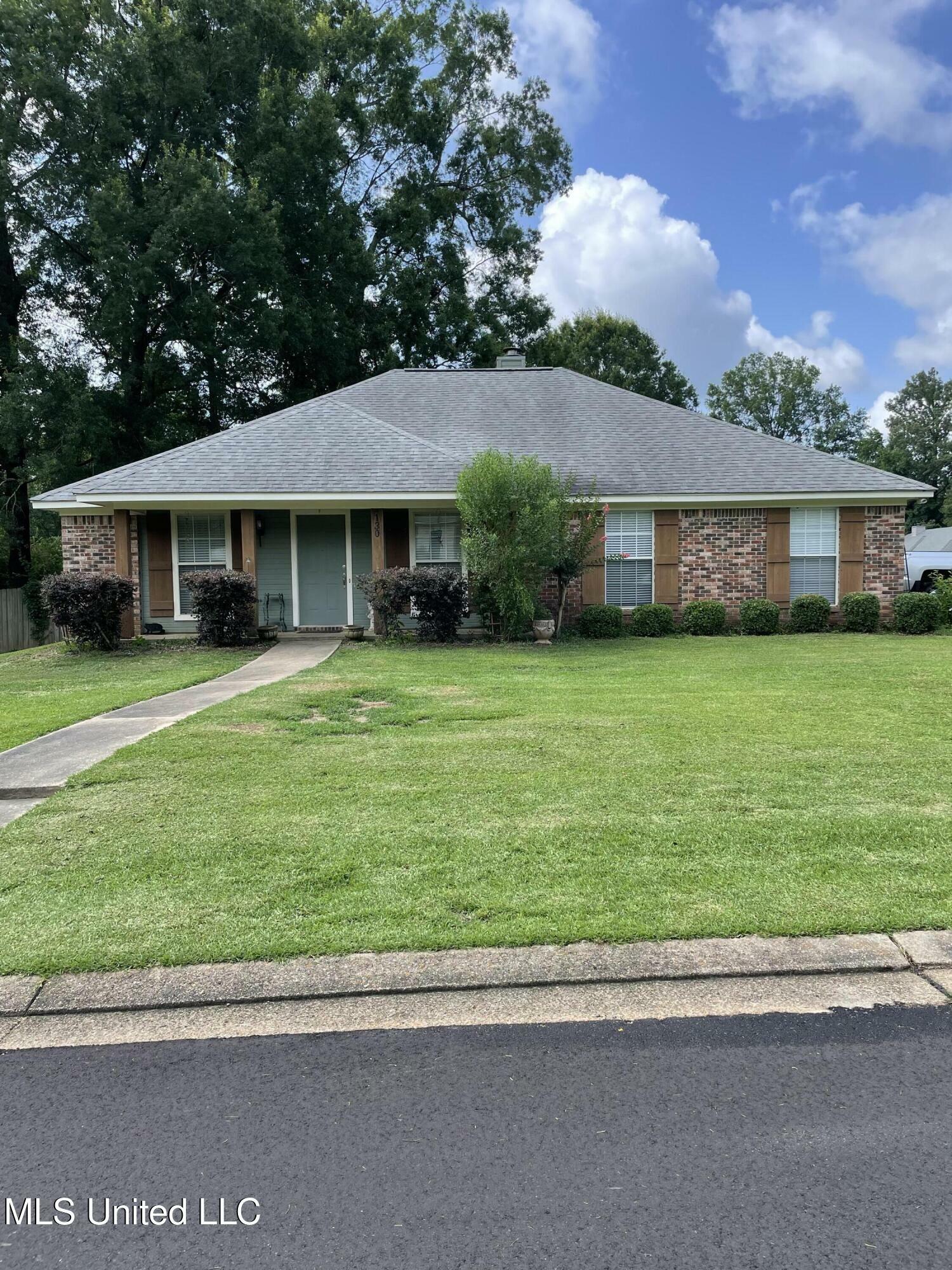 Property Photo: 130 Eastwood Circle MS 39073