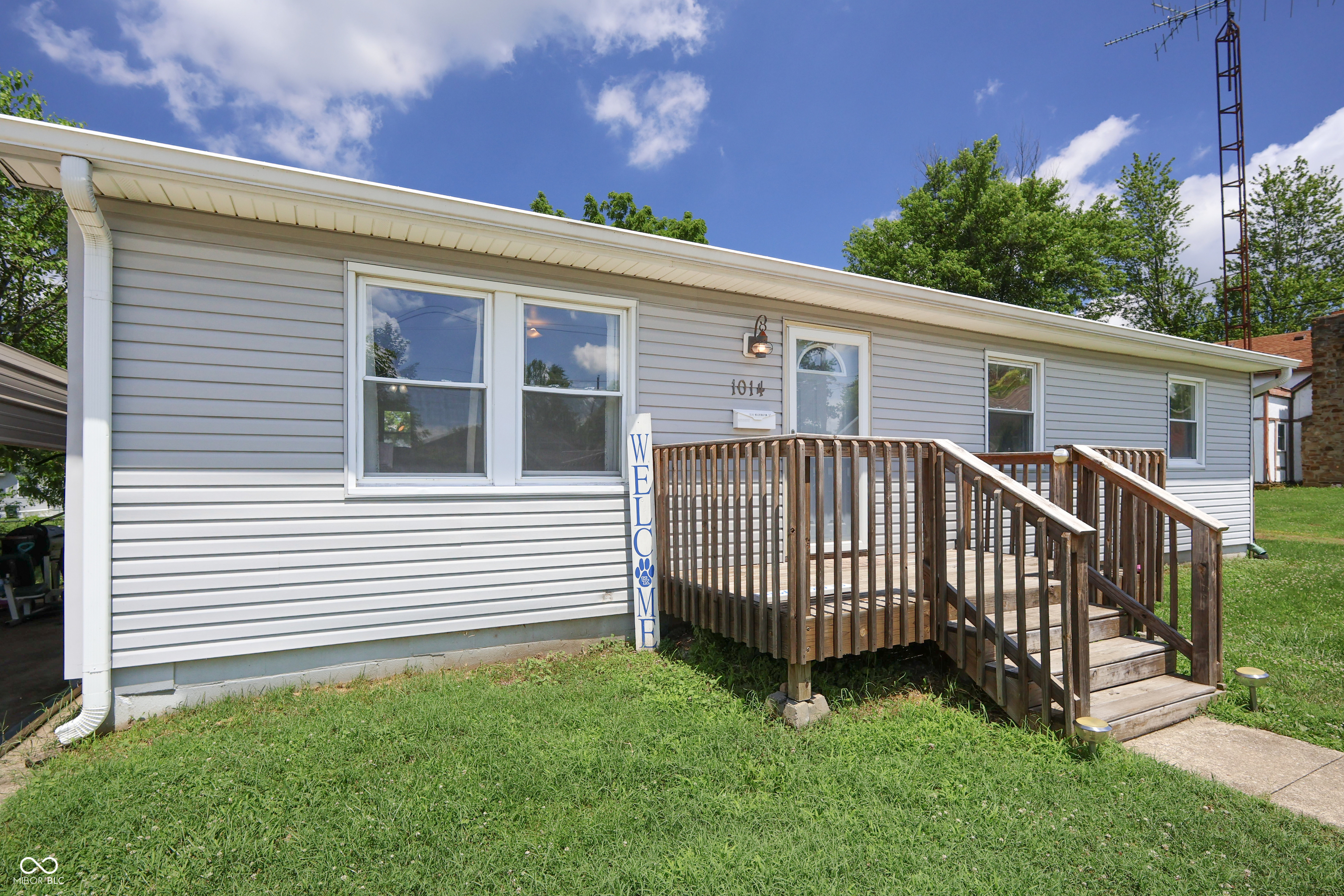 Property Photo: 1014 Washington Street IN 47246