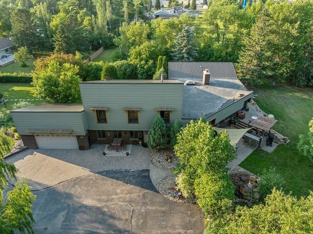 Property Photo: 309 4th Ave E ND 58761