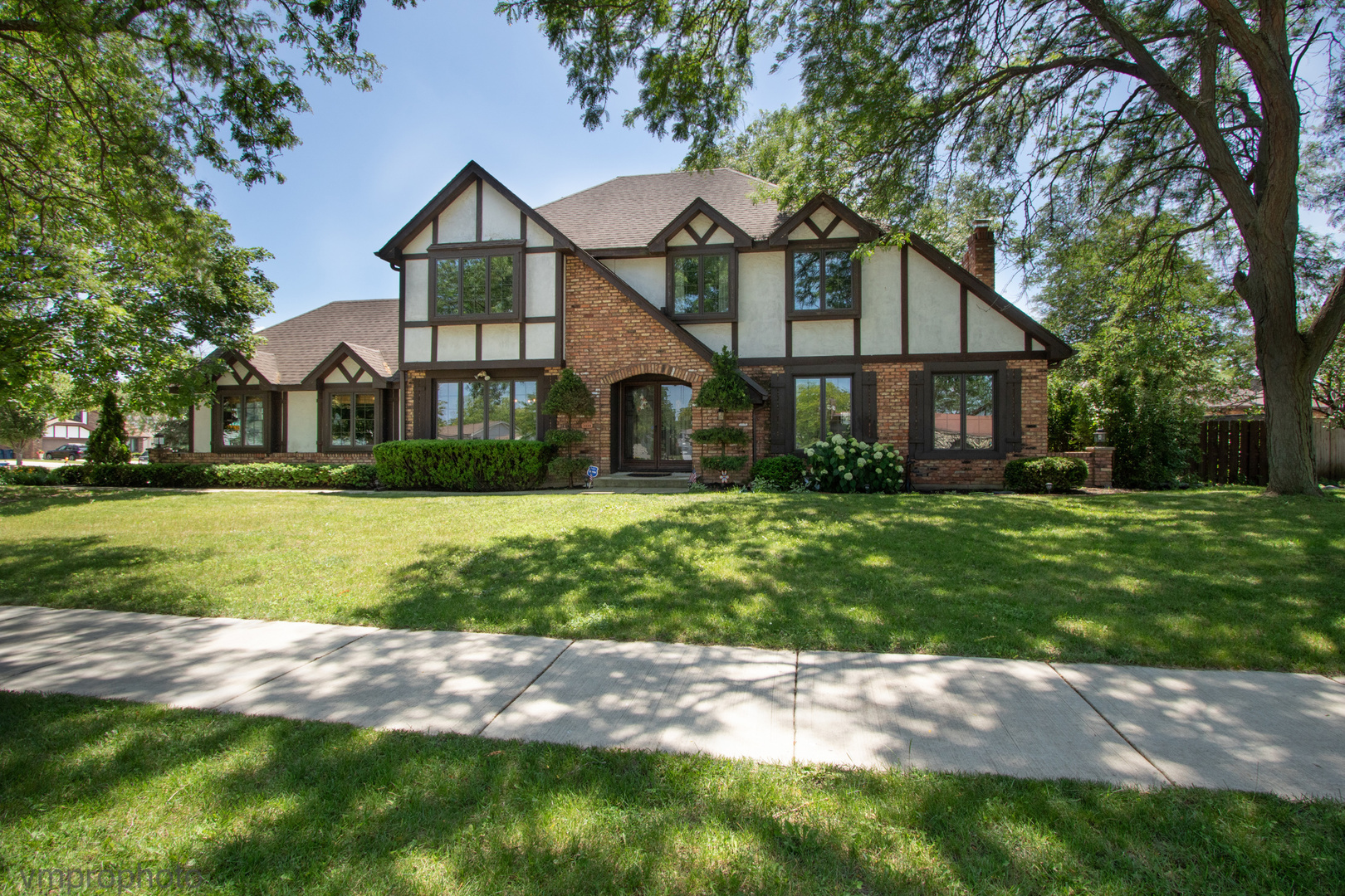 Property Photo:  1148 N Anvil Court  IL 60101 