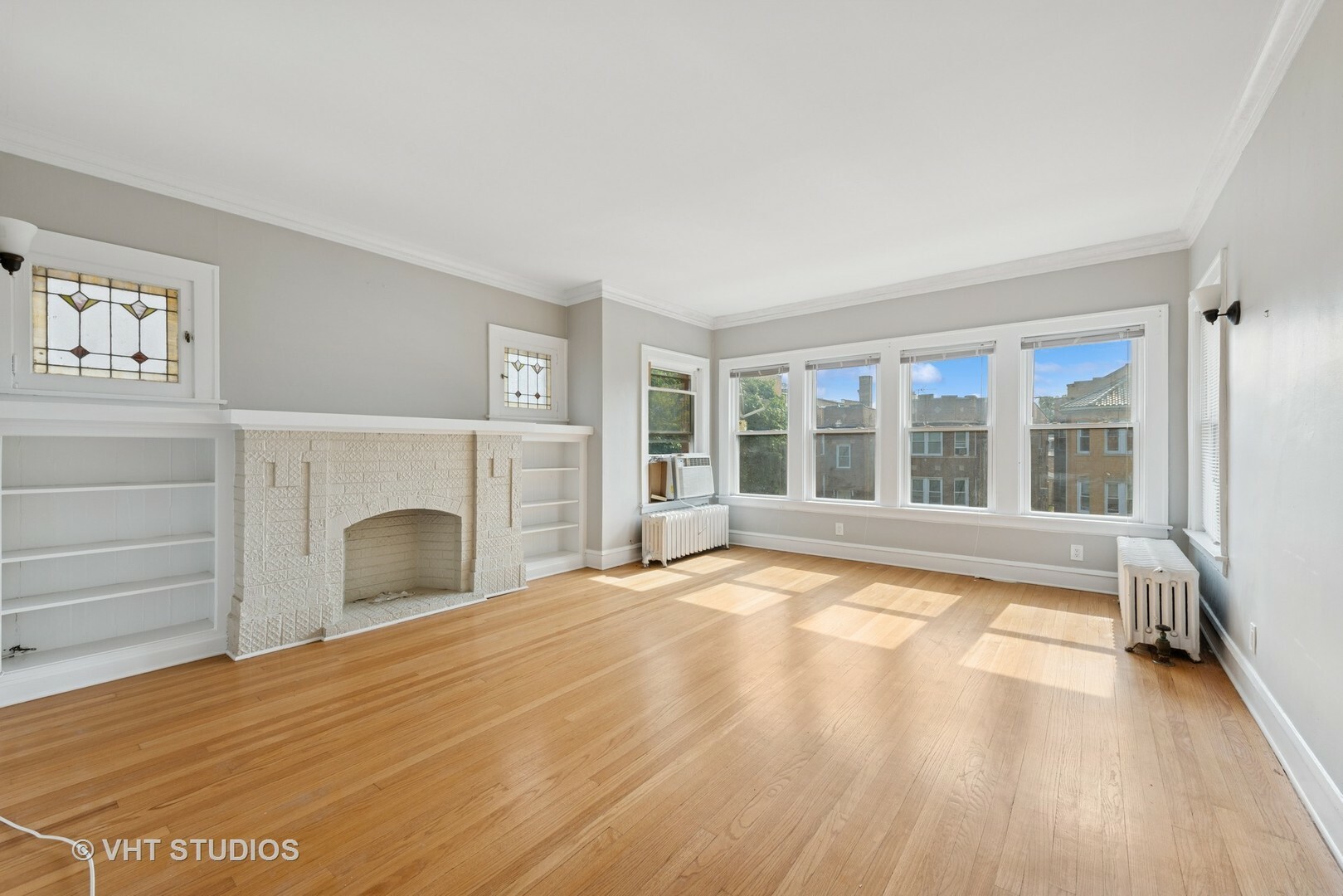 Property Photo: 6208 N Artesian Avenue IL 60659
