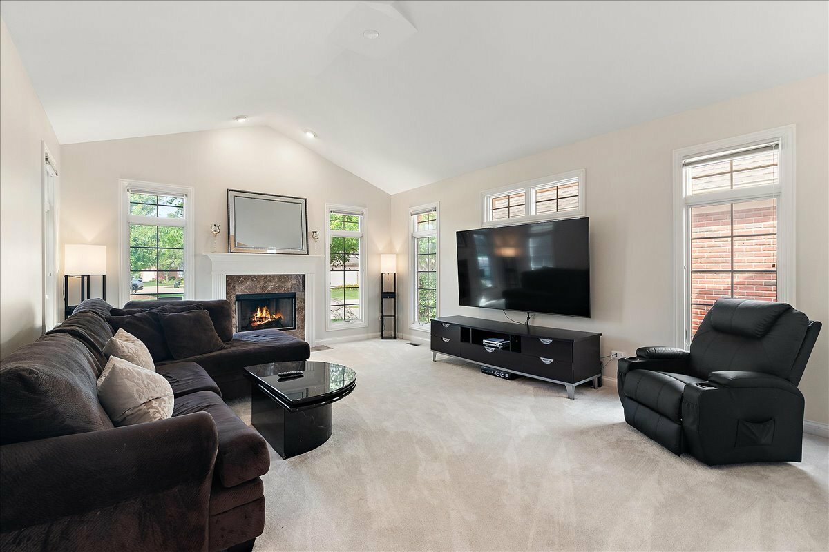 Property Photo:  13093 Timber Court 61  IL 60463 
