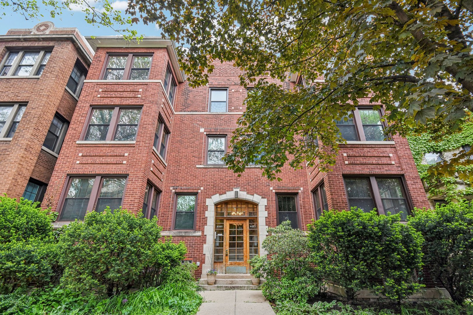 Property Photo: 6329 N Wayne Avenue 3N IL 60660