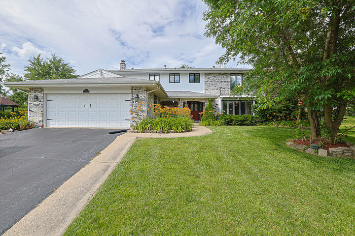 Property Photo:  1532 Petersham Lane  IL 60173 