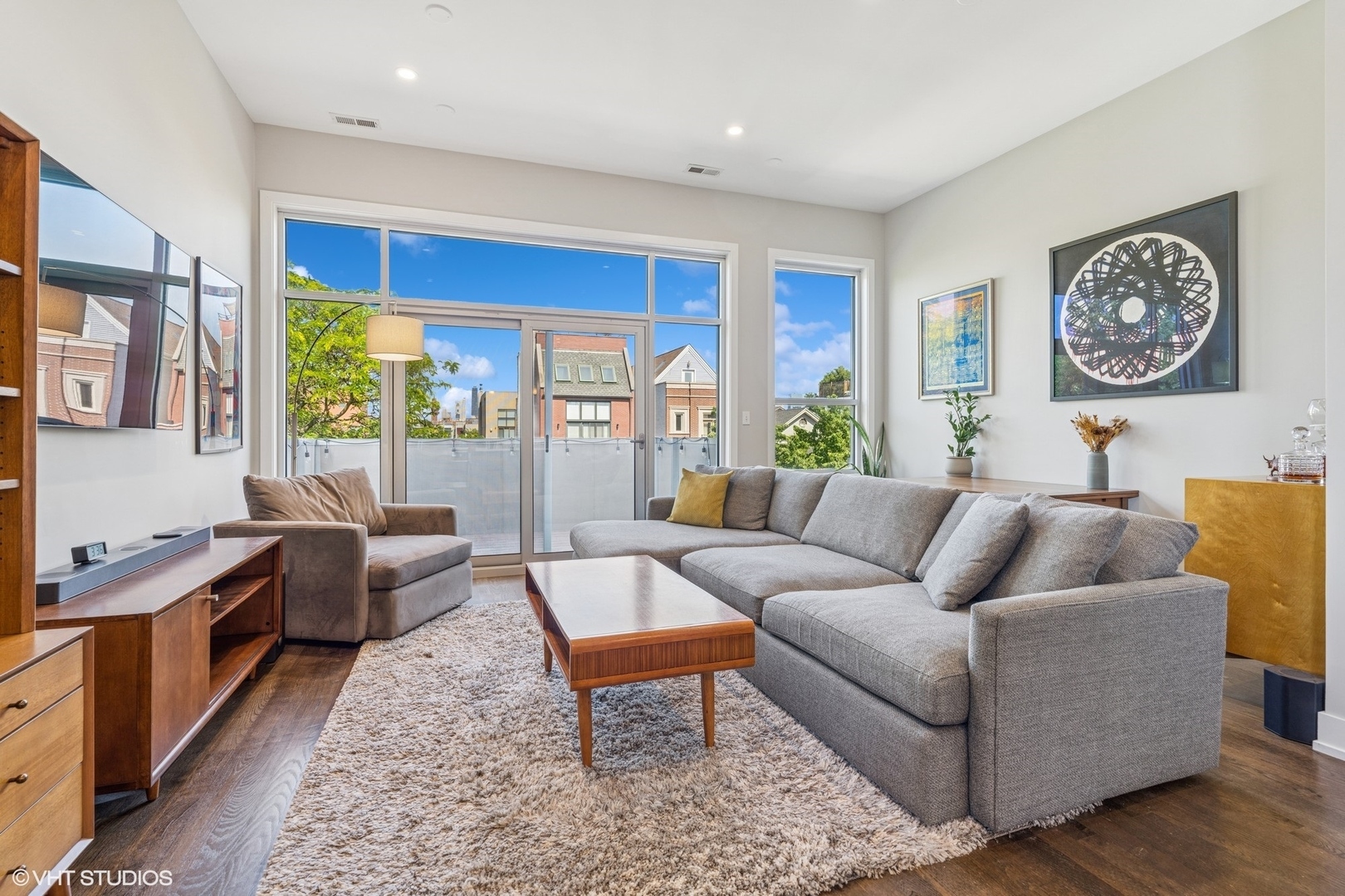 Property Photo: 948 N Honore Street 3 IL 60622
